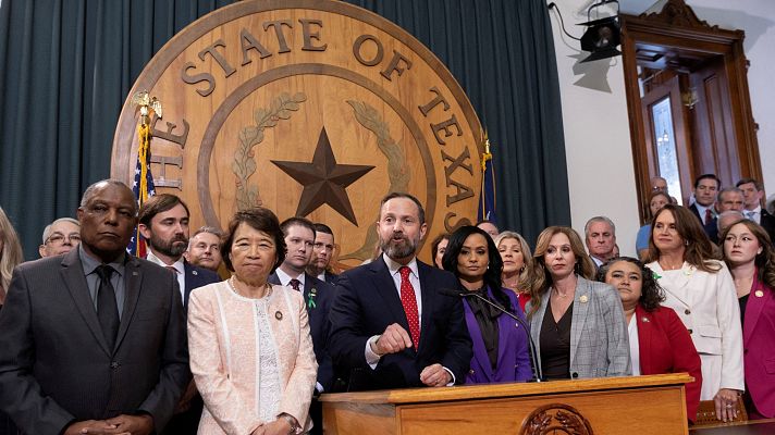 Telediario 1 - Los diputados demócratas abandonan Texas para evitar una reforma del mapa electoral favorable a Trump