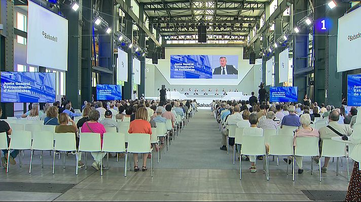 L'Informatiu - Els accionistes del Sabadell avalen la venda de TSB en plena OPA