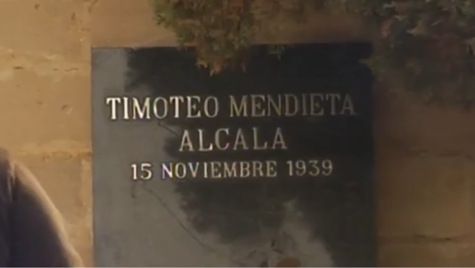 Ascensión Mendieta, enterrada junto a su padre en Madrid | Ver ahora