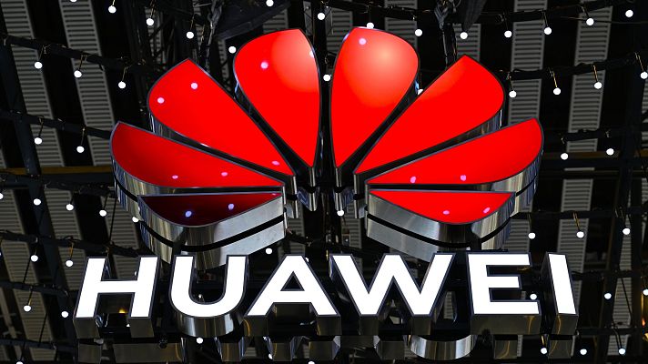 Telediario 2 - El Gobierno defiende que los contratos con Huawei no suponen un riesgo para la seguridad ante las críticas del PP