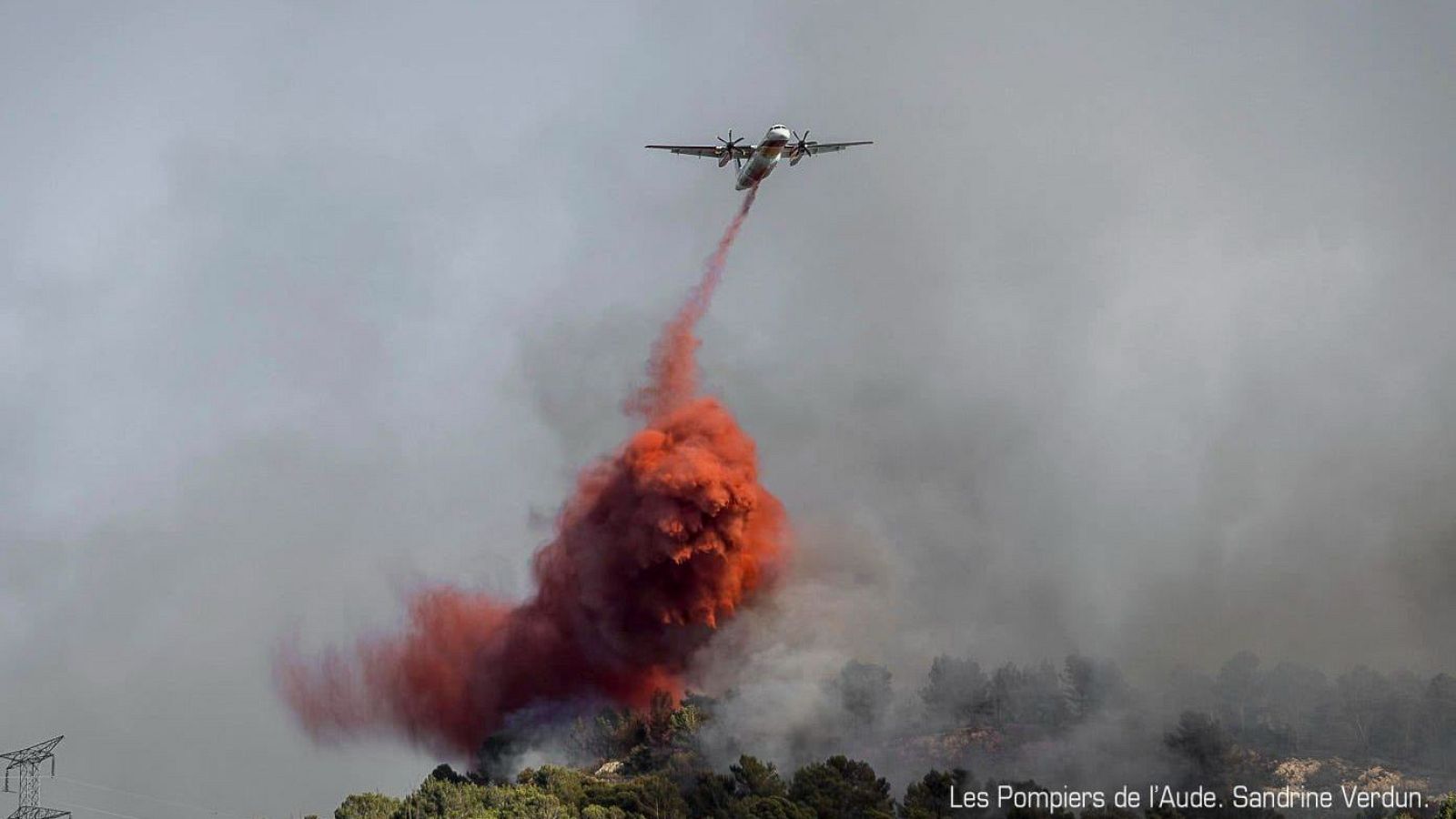 Francia se enfrenta a su mayor incendio desde 1949 - Telediario 2 | Ver