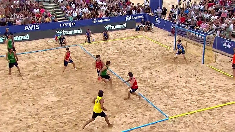 Balonmano Playa - Campeonato de Espaa. Laredo Resumen - Balonmano | Ver