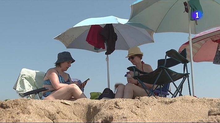 L'Informatiu - Les platges mai fallen quan apreta la calor