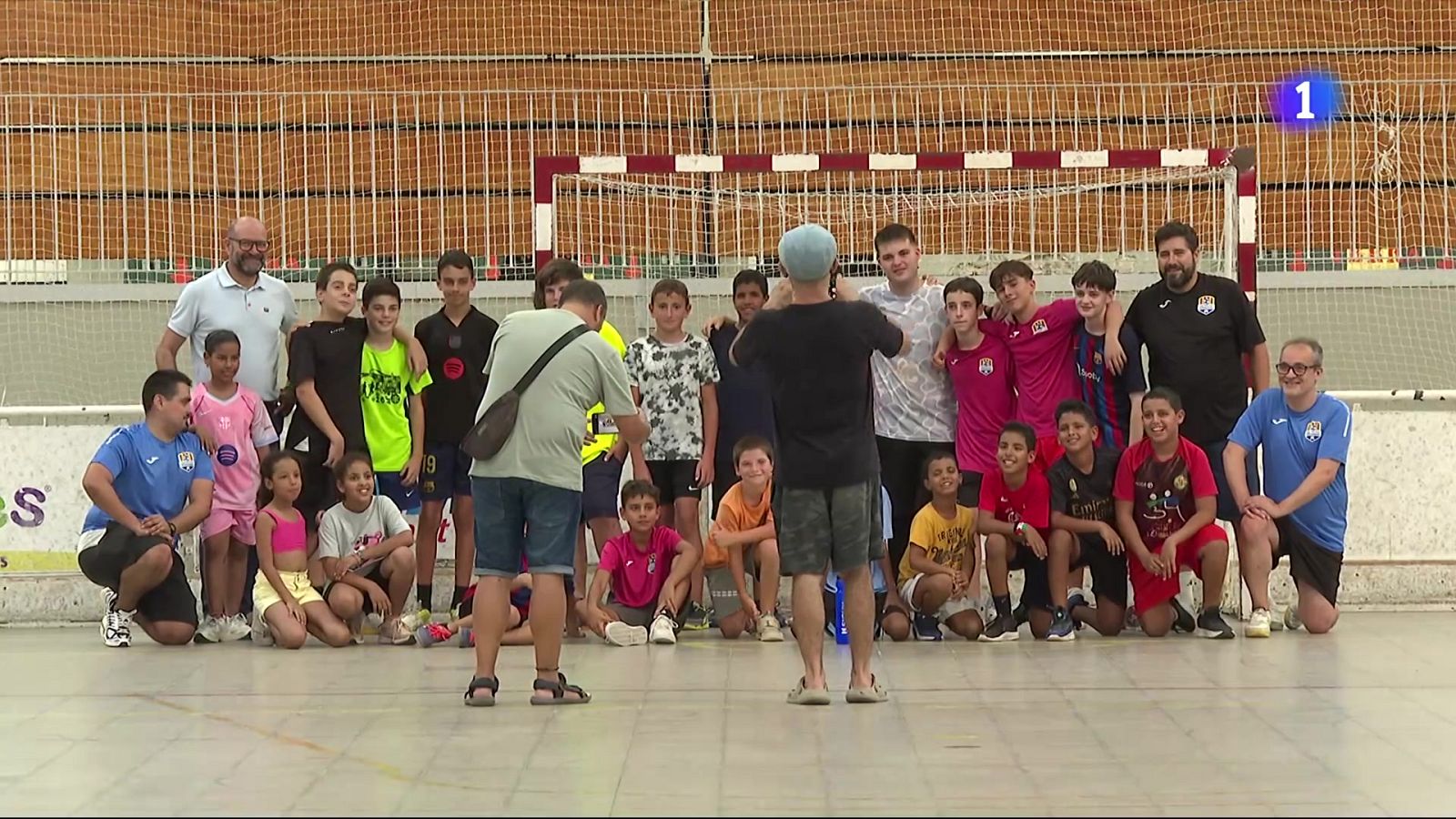 Infants sahrauís passen l'estiu a Catalunya amb famílies - L'Informatiu | Veure