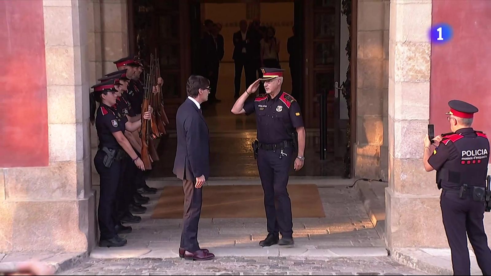 Illa compleix un any de l'investidura amb la voluntat d'esgotar la legislatura tot i no tenir pressupostos