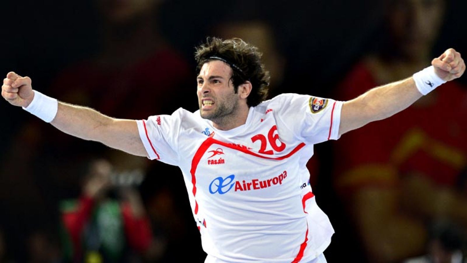 La selección española de balonmano superó su "primera final" en el Campeonato del Mundo, tras imponerse hoy por 22-28 a Hungría, en un encuentro en el que la irrupción en los minutos finales de Ángel Montoro, Carlos Ruesga y Antonio García, teóricos