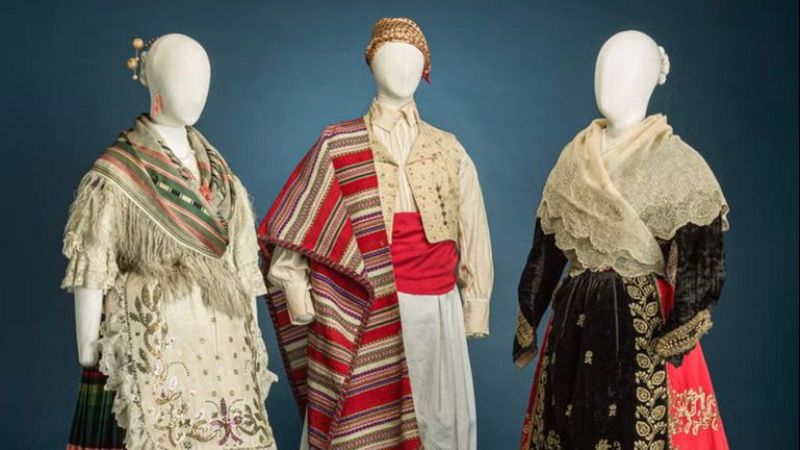 'Raíces', el Museo del Traje expone más de 300 trajes regionales