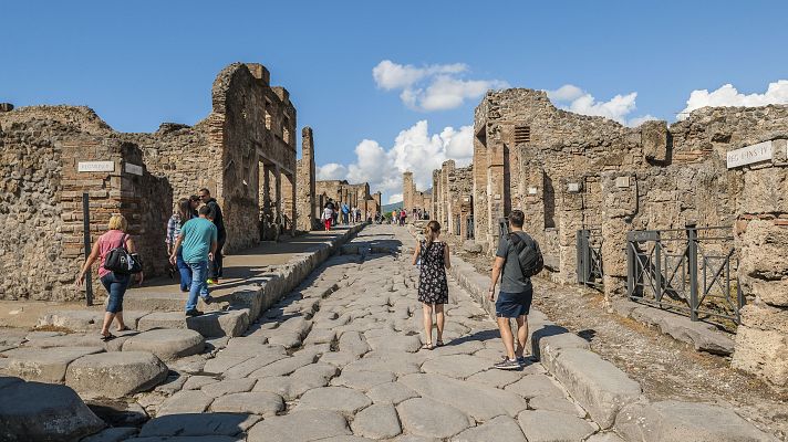 Telediario Fin de Semana - Nuevos hallazgos arquelógicos desvelan que Pompeya fue reocupada tras la gran erupción del Vesubio