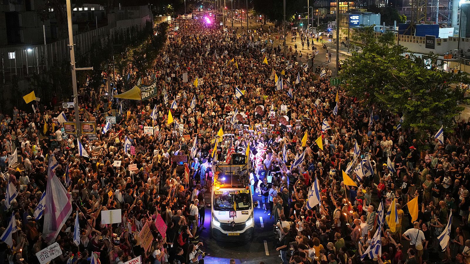 Miles de israelíes piden un acuerdo de liberación de rehenes con Hamás | Ver