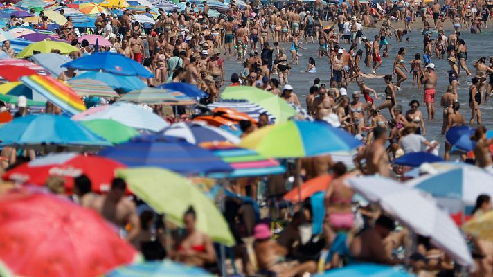 Telediario Fin de Semana - Protectores solares, piscinas o heladerías: el negocio del calor