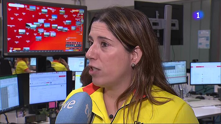 L'Informatiu - La calor no dona treva: el 061 rep més de 7.000 trucades diàries