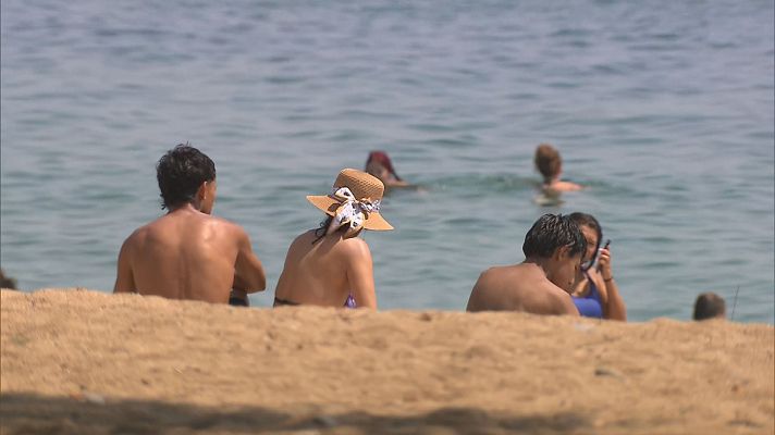 L'Informatiu - Nit tòrrida i calor insuportable marquen la costa catalana