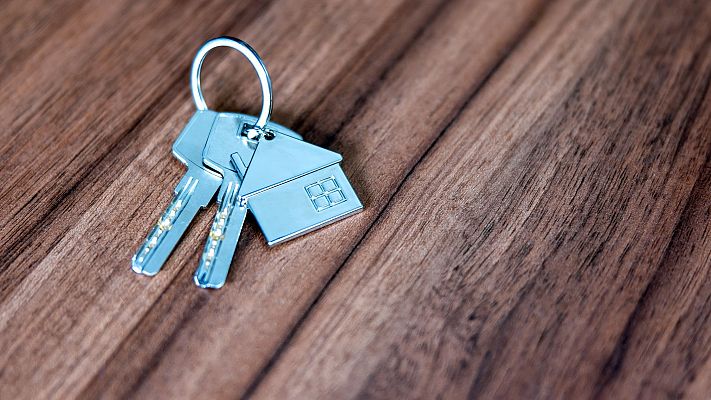 Telediario 1 - Solo el 15% de los menores de 30 años puede emanciparse por la subida del alquiler y el precio de la vivienda