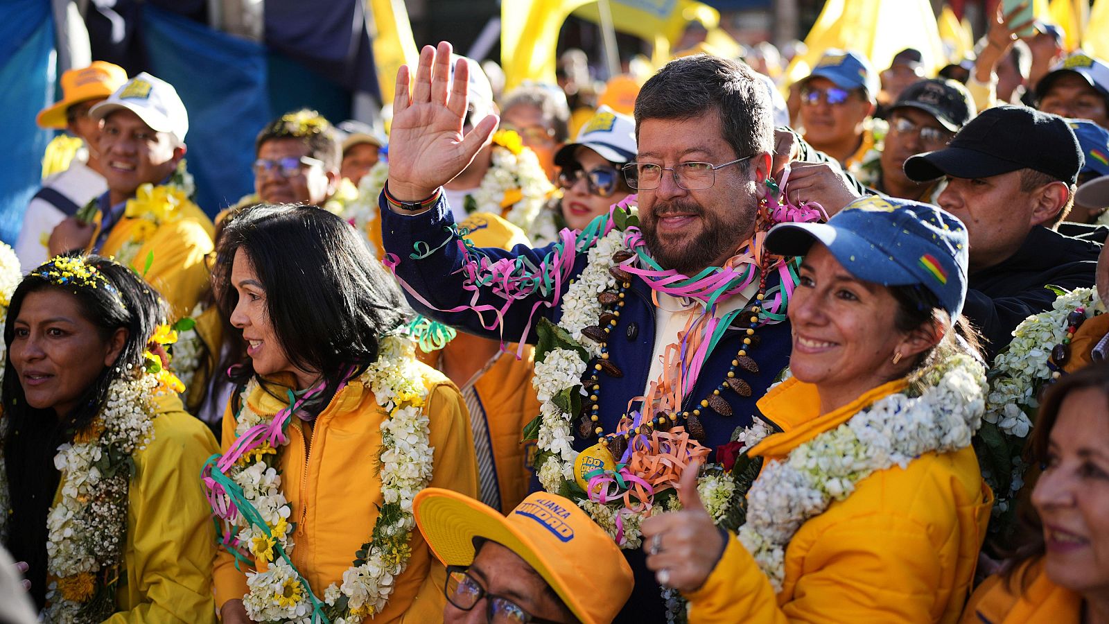 Bolivia entra en la recta final para sus elecciones presidenciales - Informativo 24h | Ver