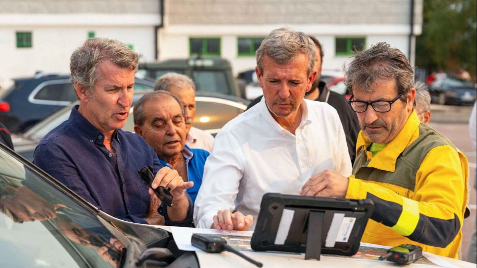Feijóo acusa al Gobierno de "seguir de vacaciones" ante los incendios | Ver