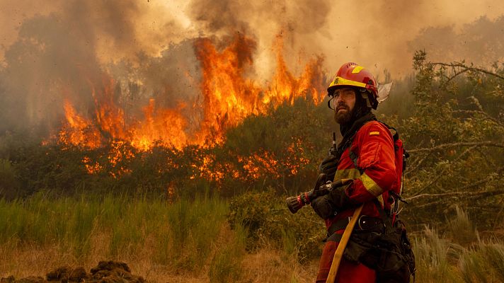 Telediario 2 - Los incendios golpean Galicia con la peor parte en Ourense