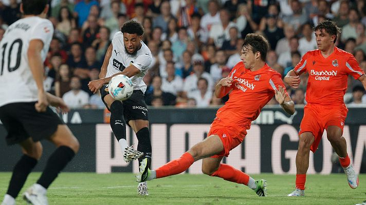 Resúmenes de LaLiga - Valencia CF - Real Sociedad: resumen del partido de la 1ª jornada de Liga | Primera