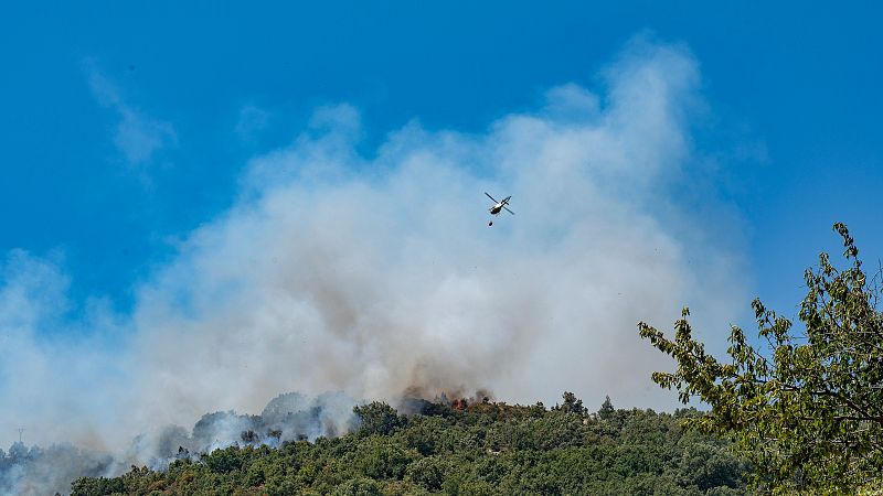 Vecinos de Rebollar son evacuados por el incendio en Jarilla - Fin de semana 24h | Ver