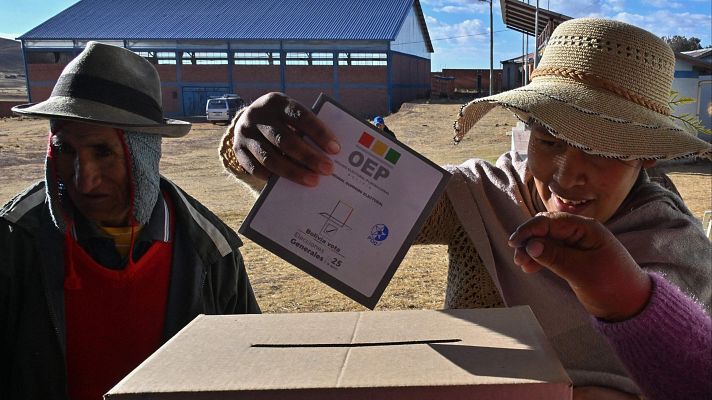 Telediario Fin de Semana - Bolivia celebra elecciones sin Evo Morales y con opciones para la derecha