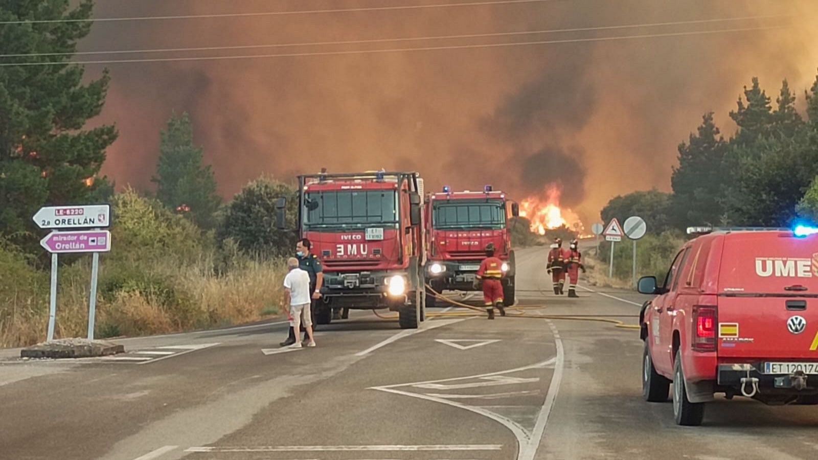 León acumula 14 fuegos activos y 29 localidades desalojadas | Ver