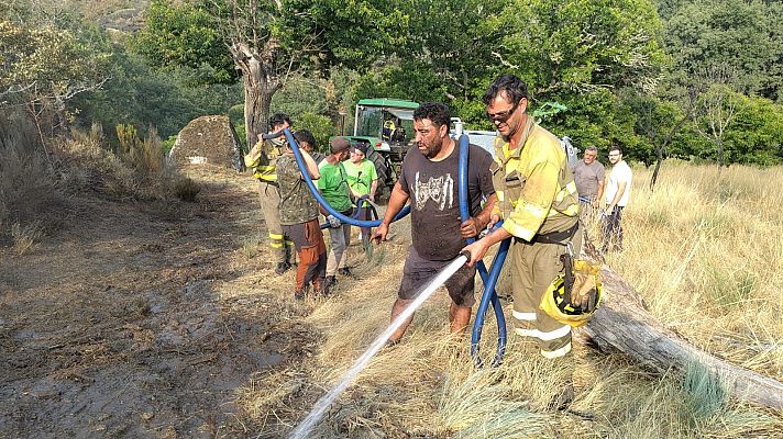 Telediario Fin de Semana - Vecinos afectados por los incendios colaboran para evitar nuevos focos