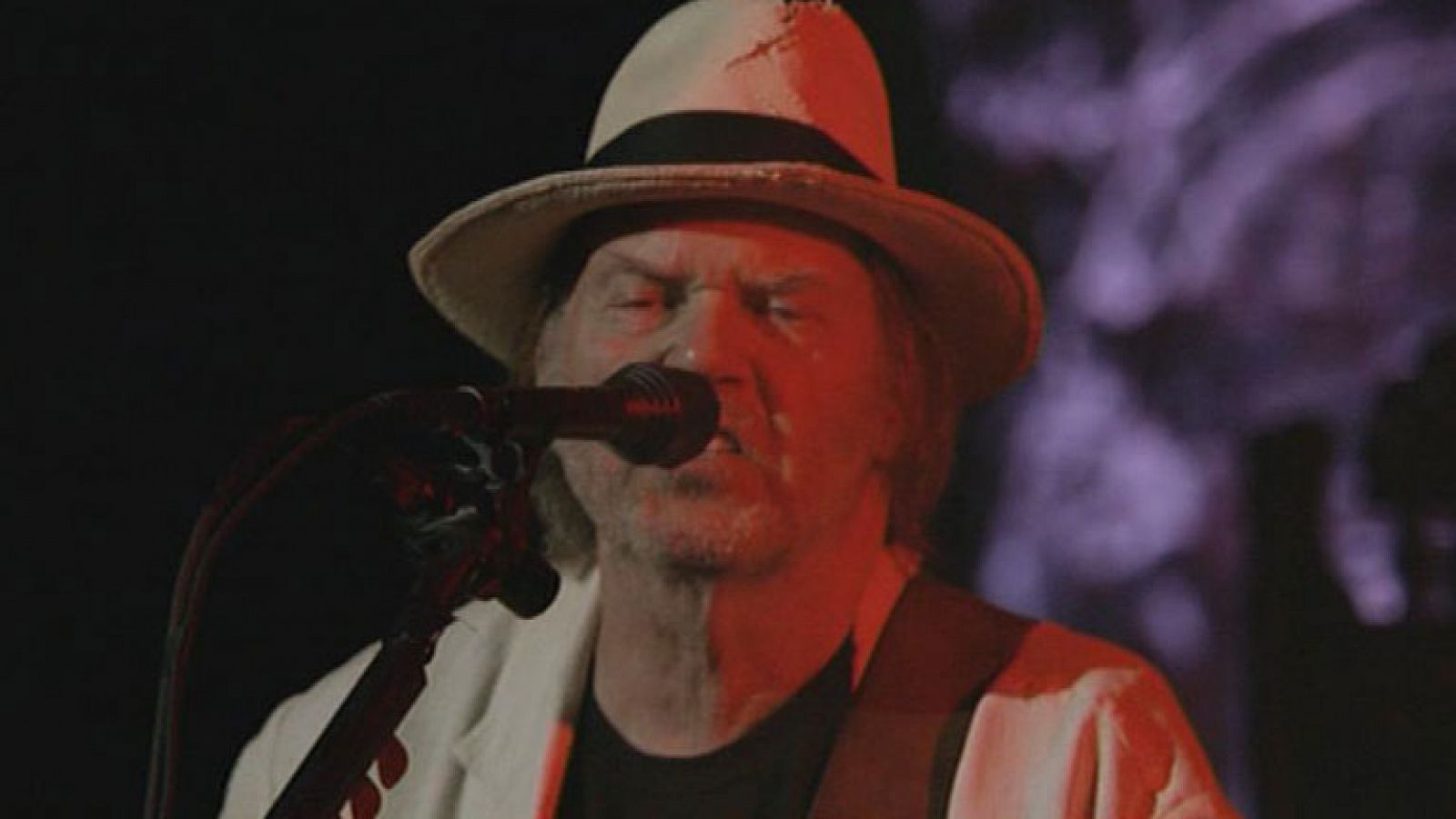 Telediario 1: Documental sobre Neil Young | RTVE Play