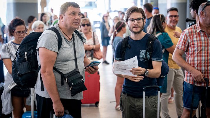 Telediario 1 - Madrid y Galicia siguen sin trenes de alta velocidad por quinto día consecutivo