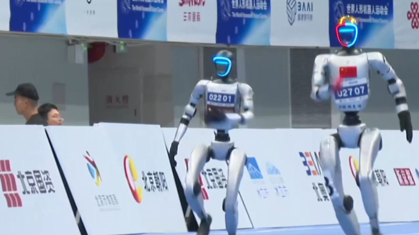 Robots humanoides compiten en sus 'juegos olímpicos' | Ver