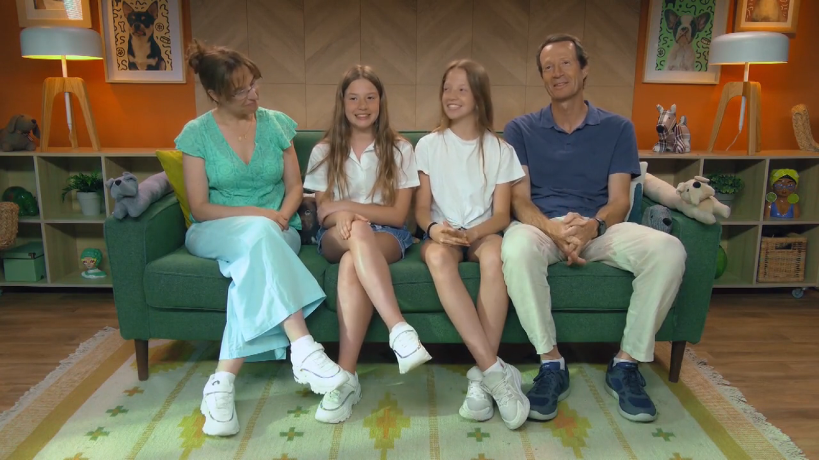 Dos mellizas con un objetivo común en 'Dog House': tener un perrito - Dog House | Ver