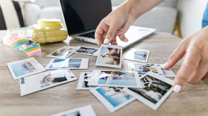 Telediario 1 - La fotografía analógica resurge como una nueva moda