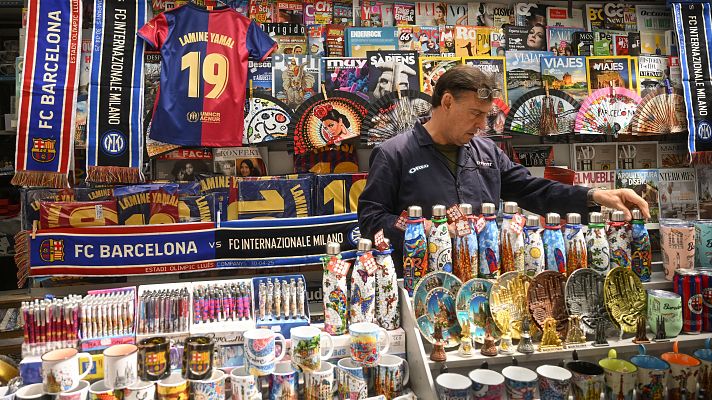 Telediario 1 - Los quioscos españoles se reinventan para salvarse