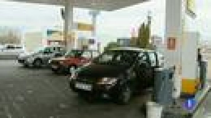 Telediario 1 - En 2012 subió el precio de los carburantes a pesar de la caída en el consumo