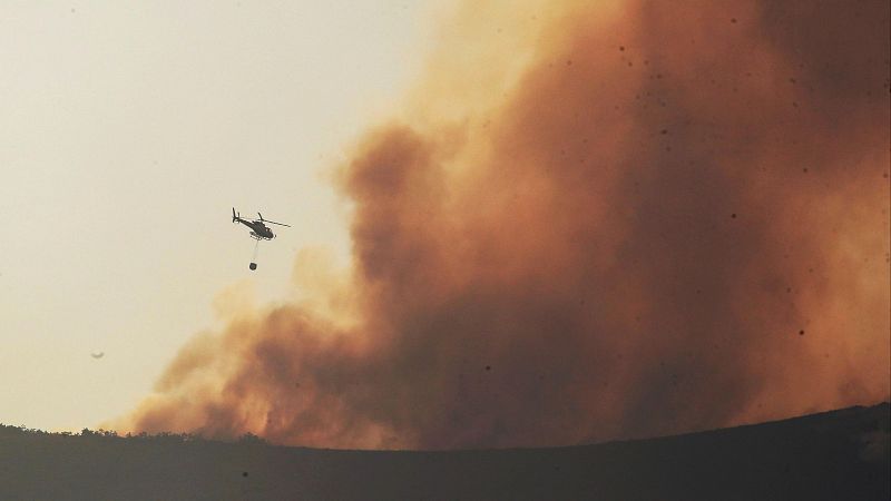Día clave en la lucha contra el fuego después de una noche favorable - Telediario 1 | Ver