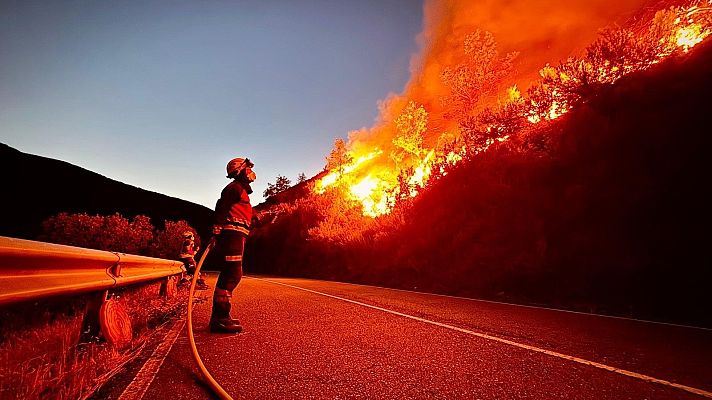 Telediario 1 - Los vecinos de Palacios de Jazmuz, contra los curiosos que se acercan a ver el incendio