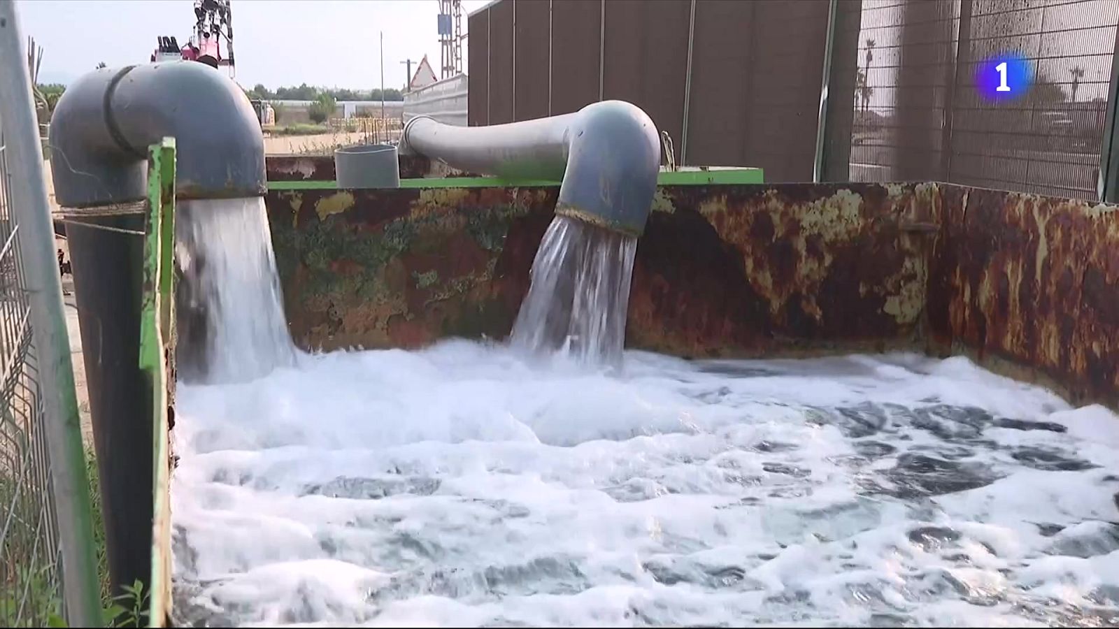 Denuncia col·lectiva contra l'Ajuntament de Santa Susanna per abocar aigües freàtiques al mar - L'Informatiu | Veure