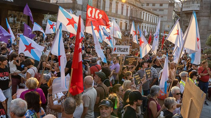 Telediario 2 - Las protestas contra la gestión de los incendios llegan a Galicia