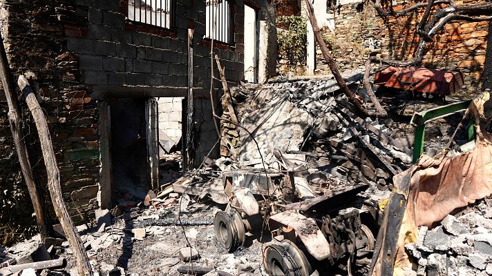 Telediario 2 - San Vicente de Leira, la aldea donde el fuego ha consumido el 70% de las casas