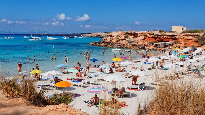 Telediario 2 - El menor gasto turístico en Baleares se traduce en despidos