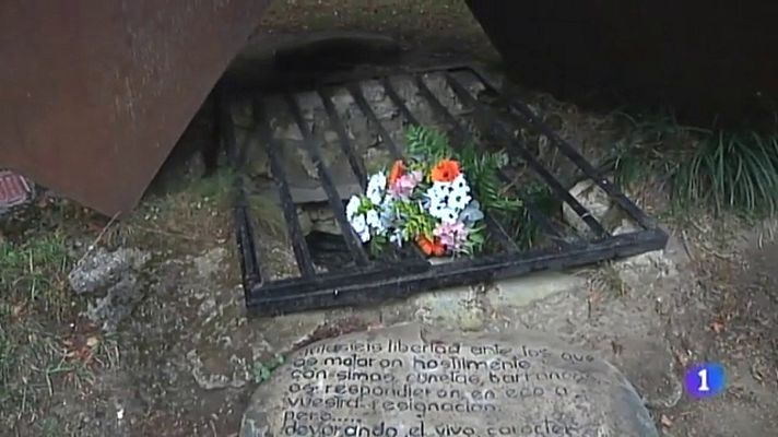 Telenavarra - Homenaje a las víctimas de la sima de Otsoportillo (Olazti, Navarra)