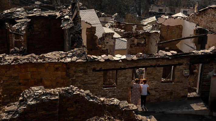 Telediario Fin de Semana - Las llamas siguen amenazando Ourense: los vecinos de Casaio ven cómo el fuego se acerca a su pueblo