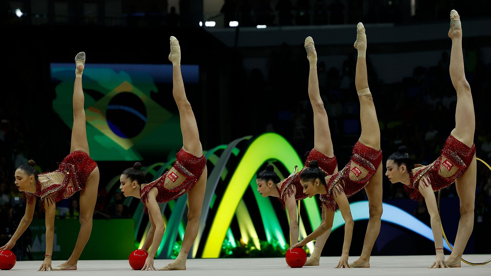 Gimnasia rítmica - Campeonato del Mundo. Final conjuntos 3 pelotas / 2 aros - Gimnasia rítmica | Ver
