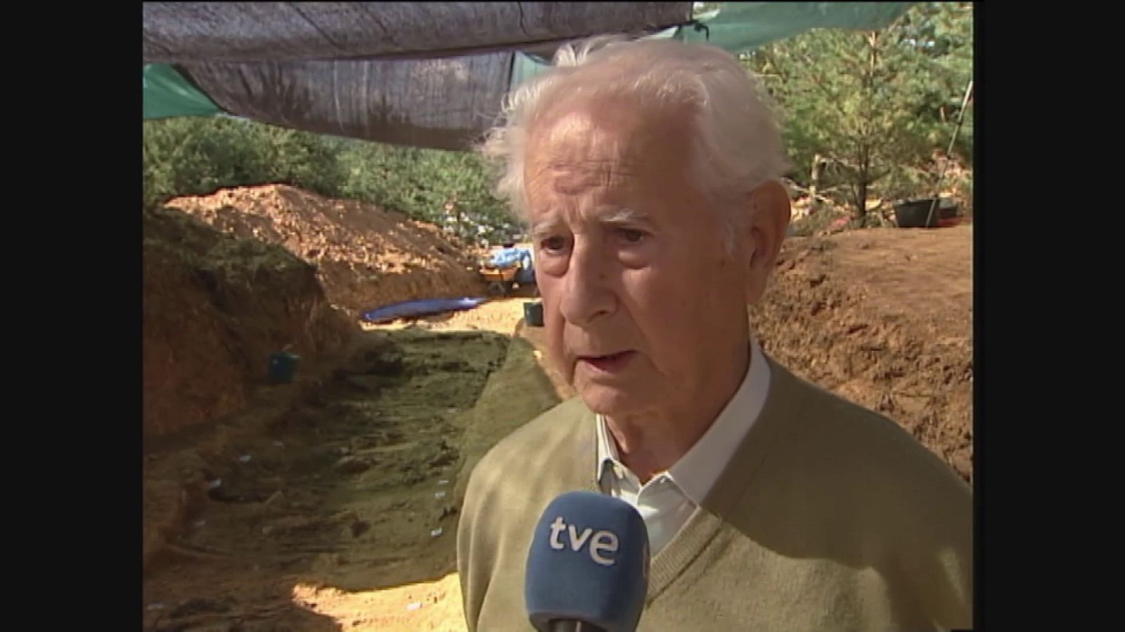 Excavaciones en la fosa de La Pedraja (Villafranca Montes de Oca, Burgos) | Ver ahora