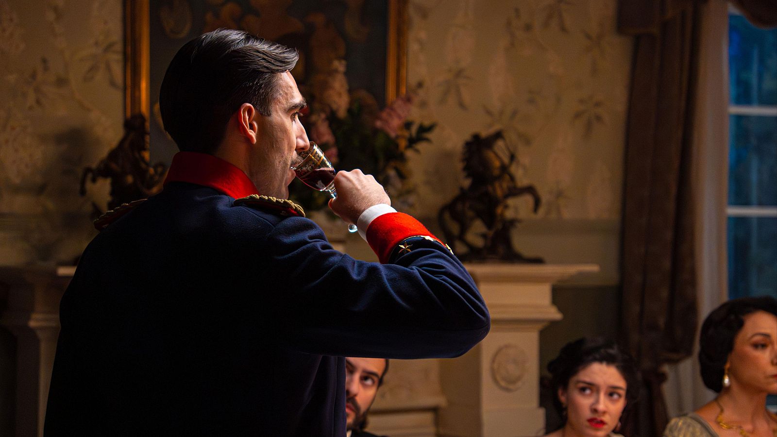 La Promesa: Lorenzo regresa al palacio - La promesa | Ver