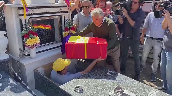 Modo Digital - Reinhumación de Cipriano Martos en Huétor Tájar (Granada)