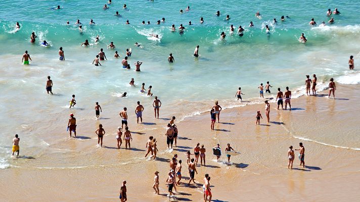 Telediario 1 - Piden financiación para sostener pueblos turísticos en verano