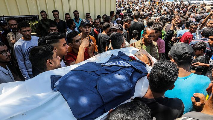 Telediario 2 - Israel ataca el Hospital Nasser, al sur de Gaza, y mata a cinco periodistas