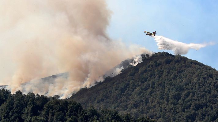Telediario 2 - En Asturias, estabilizados los incendios de Degaña y Genestoso