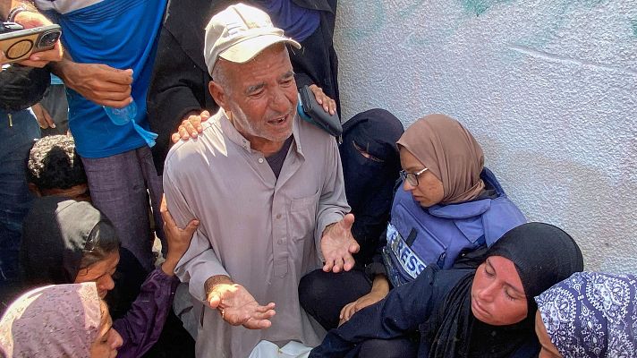 La hora de La 1 - Rifat Alazamma, anestesista y reportero en Gaza: "Solo podemos elegir nuestra manera de morir: en un hospital o en la calle"