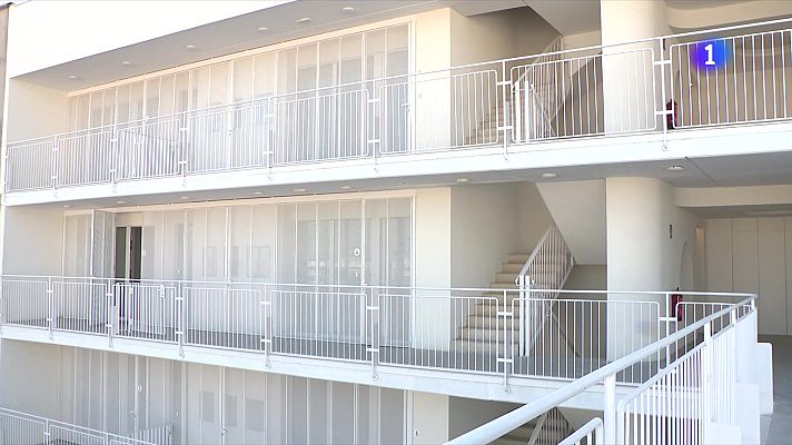 L'Informatiu - Els edificis catalans, poc preparats per la calor extrema