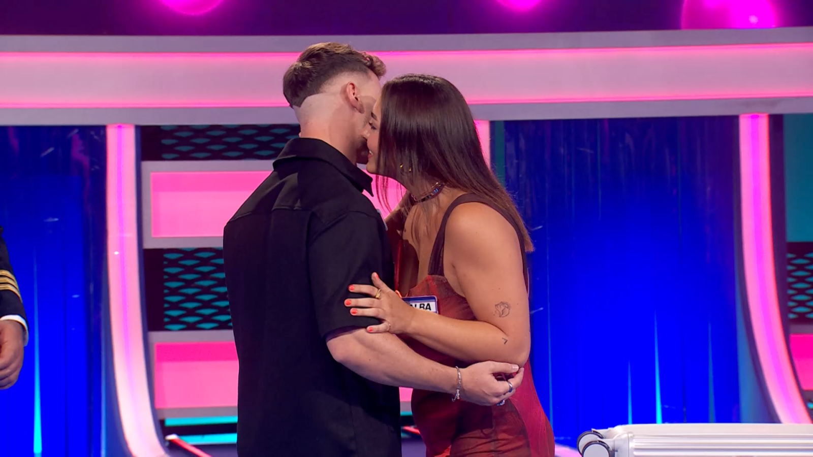 Alba y la importancia de los olores - Algo que declarar | Ver